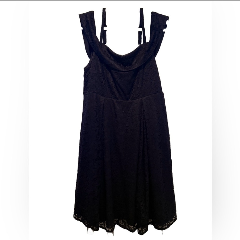 Elegant Black Lace Cold Shoulder Dress